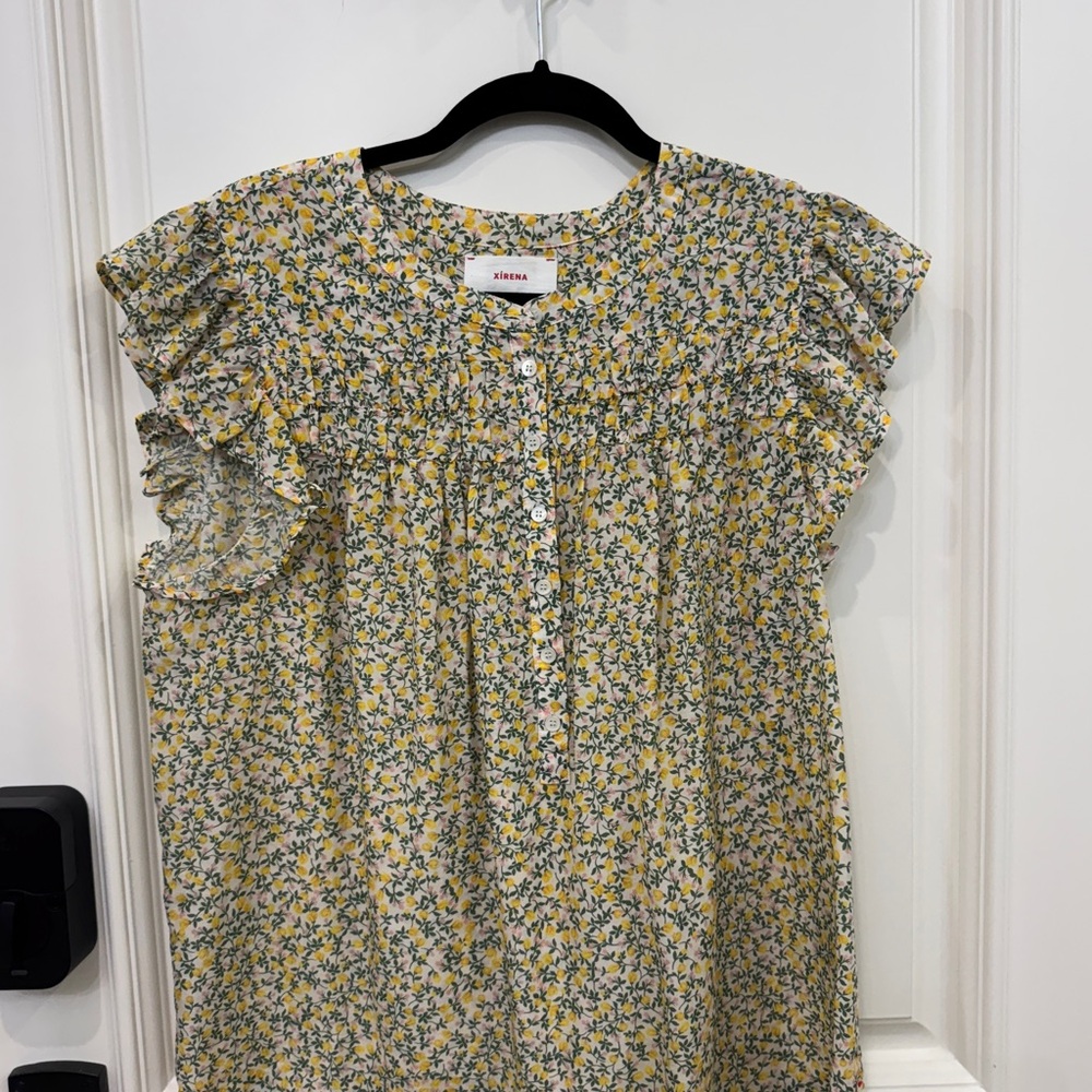 XiRENA Yellow and Green Floral Blouse